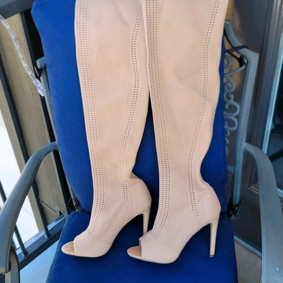 Heeled Boots - Picture 4 of 4